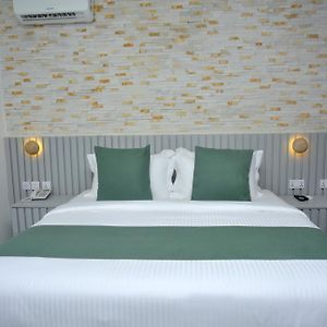 Deluxe Studio